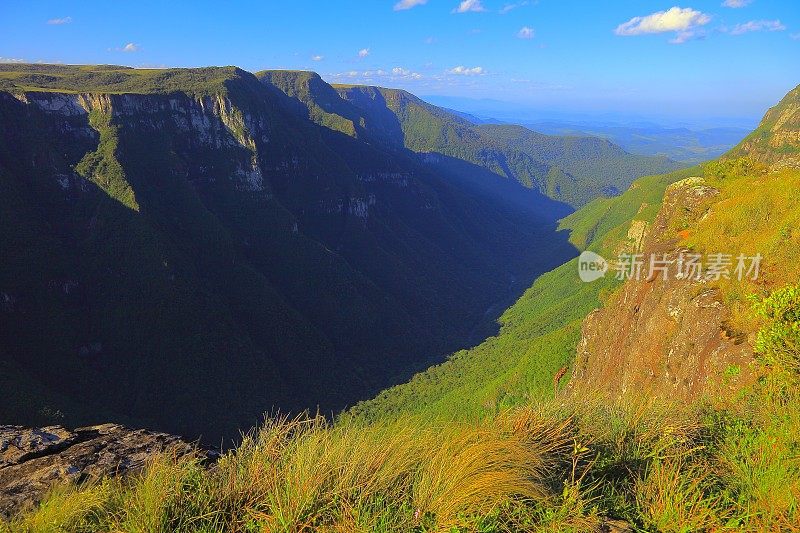 峡谷福塔莱萨日落在里约热内卢大do Sul，巴西